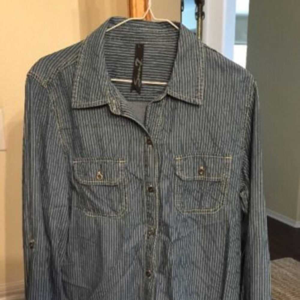 SEVEN 7 WOMENS Large Striped Shirt
